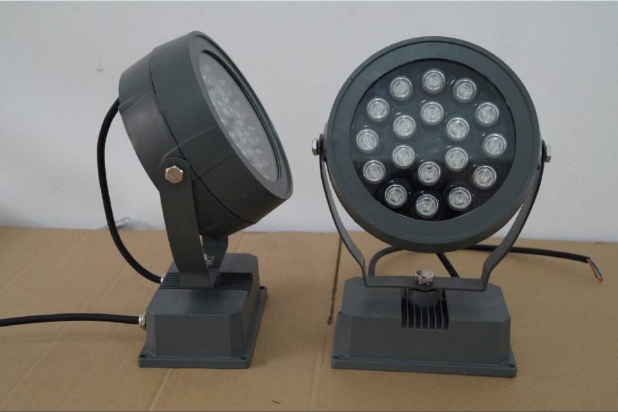 LED投光燈壞了 LED投光燈壞了